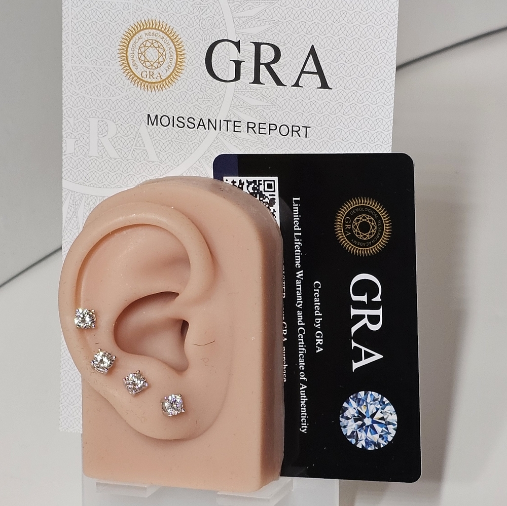 1 Pair Moissanite 0.5 Carat/GRA Certified Stud earrings